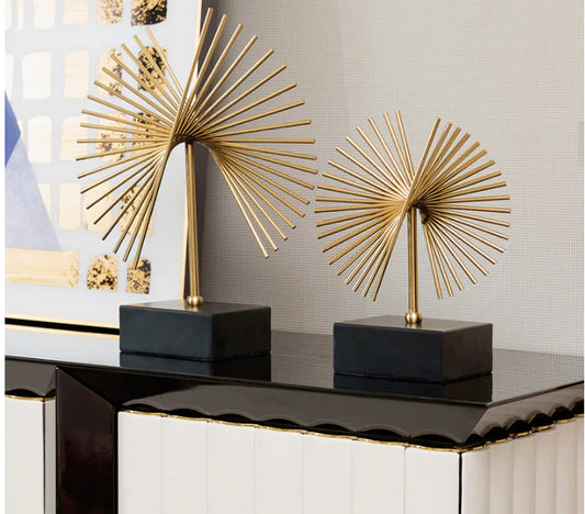 Metallskulptur med marmorfot – dekor för hem och kontor